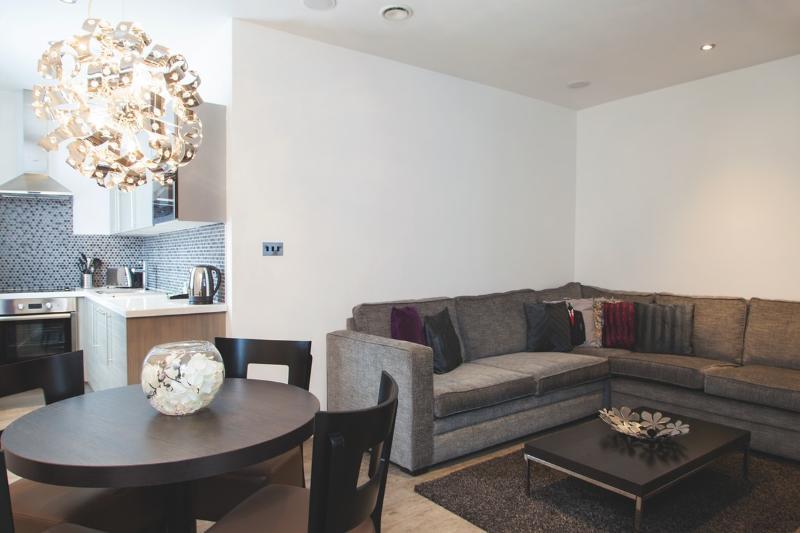 Epic - Campbell Street 4*